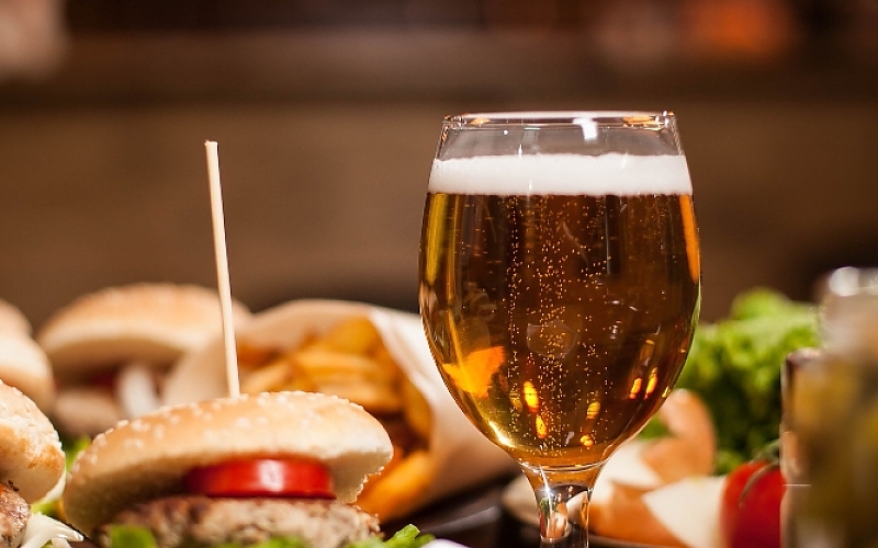 Pairing Craft Beers with Classic Bar Foods