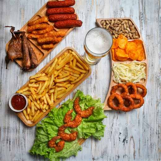 Crowd-Pleasing Snacks at New York's Top Sports Bars